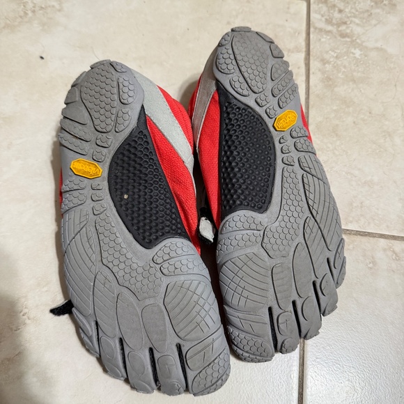 Vibram Five Fingers V-Run Retro Women's Red Gray Barefoot Shoes 37 - Picture 4 of 5